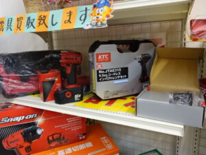 充電式インパクトドライバー