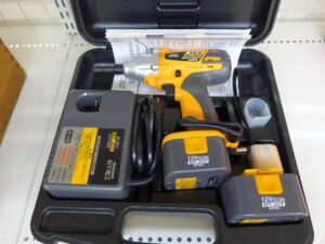 松下電工 インパクトドライバー EZT608YKY・EZT608X