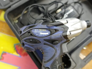 HITACHI　インパクトドライバー　FWH 12DC2