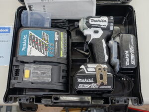 マキタ 充電式インパクトドライバー TD170DRFXW