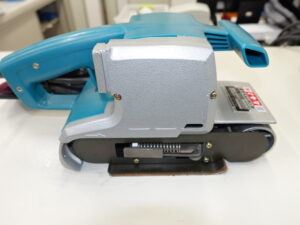 makita　マキタ　電気ベルトサンダー　9900B