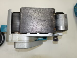 makita　マキタ　電気ベルトサンダー　9900B