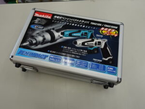 マキタ 7.2V無段変速ペンパクト TD021DS 予備電池付青セット