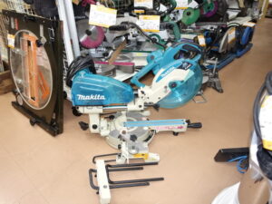 マキタ 216mm スライドマルノコ LS0814FL レーザー 蛍光灯付 