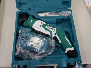 マキタ Makita 10.8V 充電式レシプロソー フルセット JR101DW
