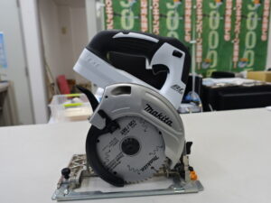 マキタ 充電式丸のこ HS471D
