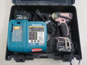 マキタ 14.4V 充電式インパクトドライバTD133DRFXP