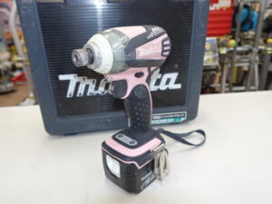 マキタ 14.4V 充電式インパクトドライバTD133DRFXP