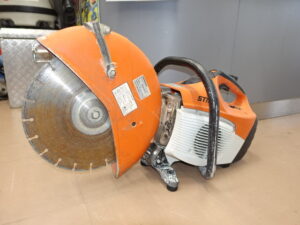 STIHL スチール エンジンカッター TS420