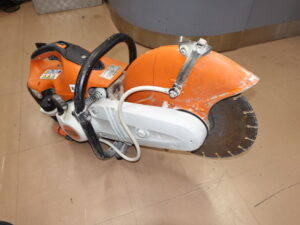 STIHL スチール エンジンカッター TS420