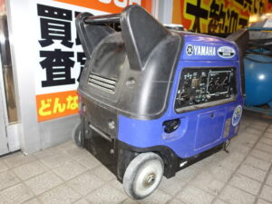 ヤマハ　2.8kVA 防音型 インバータ発電機　EF2800iSE 
