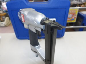 藤原産業 SK11 10mm常圧 エアタッカー SAT-1025