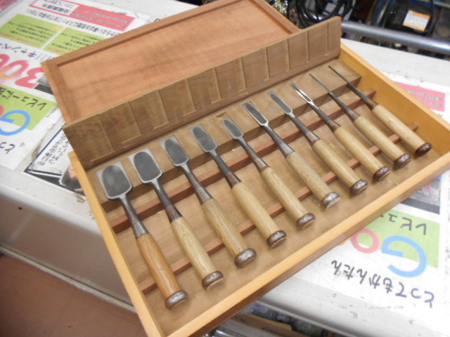 古い大工道具　ノミ　のみ　清忠　１０本セット　木工　加工　手作りケース　中古品