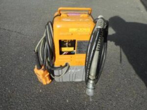 中古品 泉精器製作所 イズミ IZUMI 小型 電動 リモコン式 油圧 ポンプ R14E-F 通電 中古品