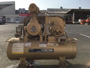 TOSHIBA　SLP86-7S2　小型往復空気圧縮機