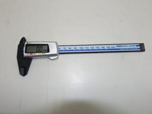 測定器 シンワ デジタルノギス カーボンファイバー製 15cm 19979